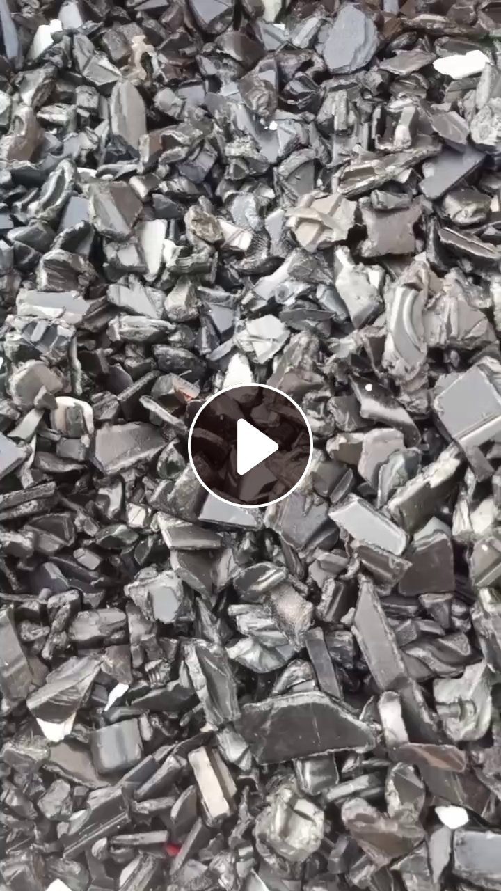 出售PC汽车大灯破碎料，干粉的，有透明的、黑色的，月供1000来吨