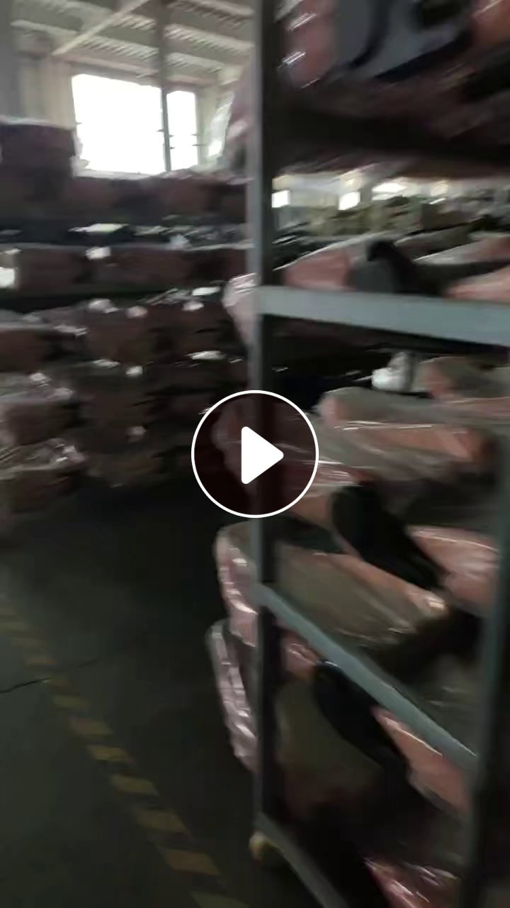 出售汽车座椅厂下来的下脚料，有汽车坐垫海绵这些，没有压包，现货6/7吨