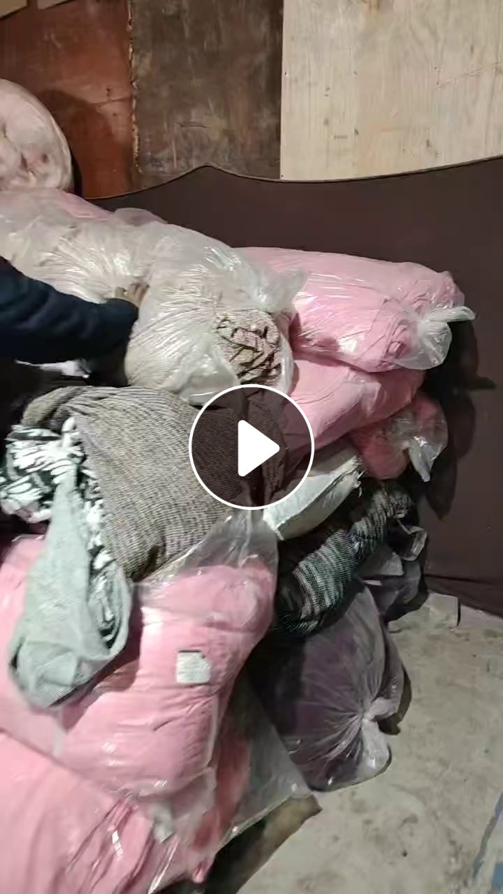 出售杂布统货，库存布，棉布比较多，统货走，都是针织布，现货50吨