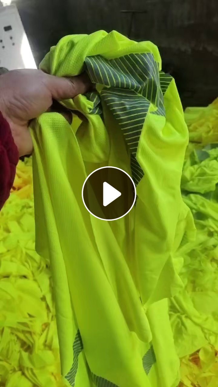 长期回收反光服边角料反光服下脚料，要黄色的，做泡料用，每个月需要100吨左右，厂在河南焦作