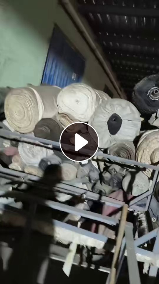 出售鞋厂下来的处理布，卷布，统货出，现货有30多吨，货在山东青岛