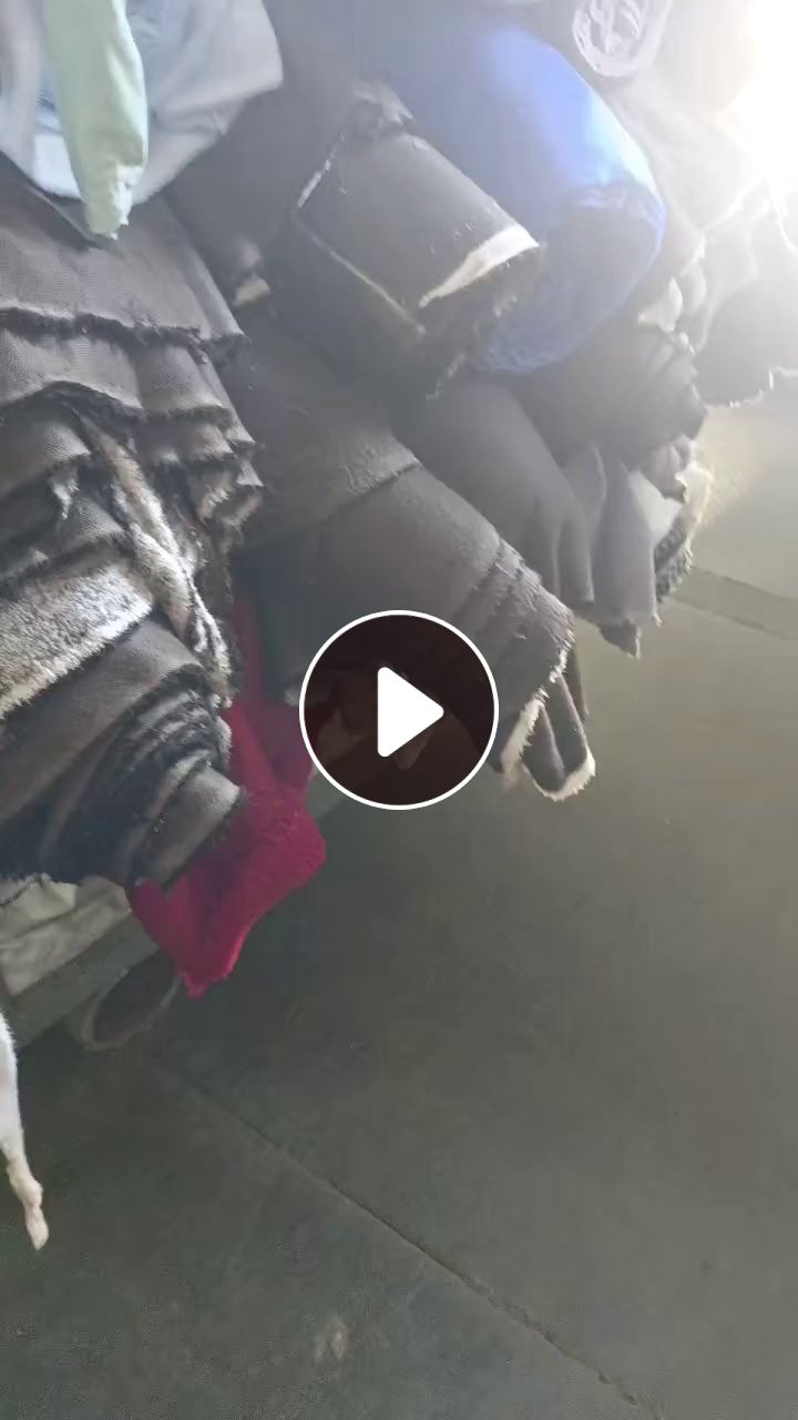 长期出售染厂下来的绒布统货，卷布，法兰绒，珊瑚绒，北极绒，舒棉绒都有，统货走，一个礼拜出4.2米一车