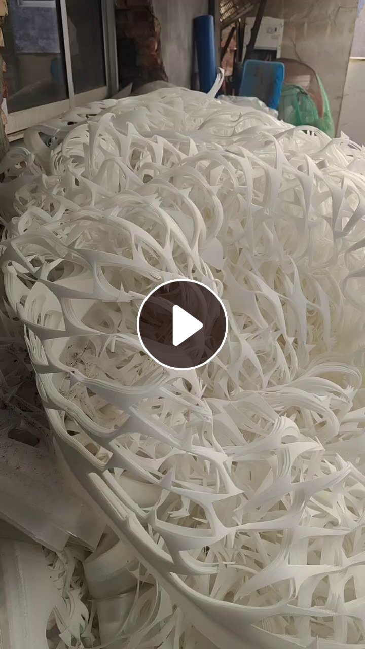 长期出售鞋厂下来的鞋帮布，涤纶废布，颜色混在一起，现货有5吨左右，货在山东日照