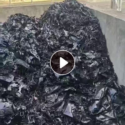 长期出售黑色橡胶鸡爪料，汽车厂下来的