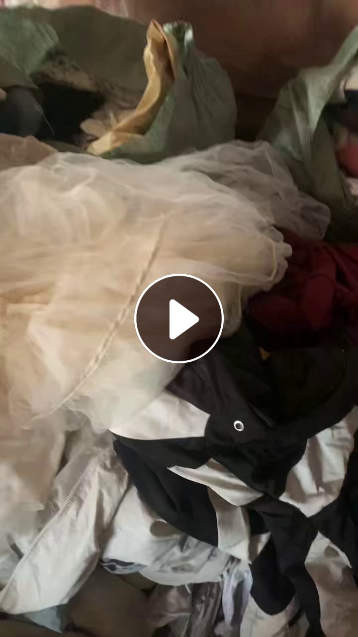 长期出售旧衣服分拣货，也可以卖旧衣服统货，月供十来吨，货在河北沧州