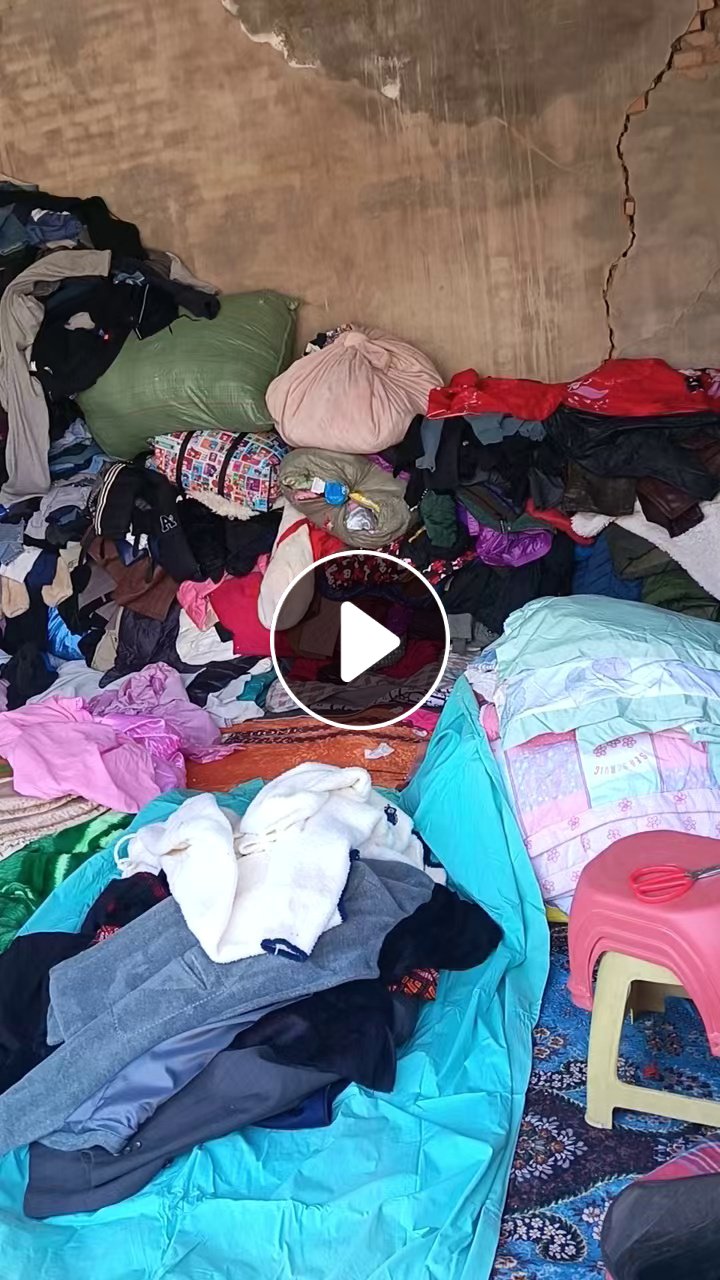 长期出售旧衣服统货，通货，现货有4.2米一车，货在北京