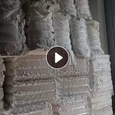 长期出售涤纶毛毛料磨毛料，磨毛厂下来的，含水10%左右，每个月100吨左右，货在山东潍坊