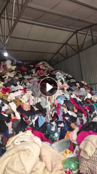 长期出售旧衣服统货，市区和乡镇各占一半，便宜处理，每个月有50吨左右，货在江苏徐州