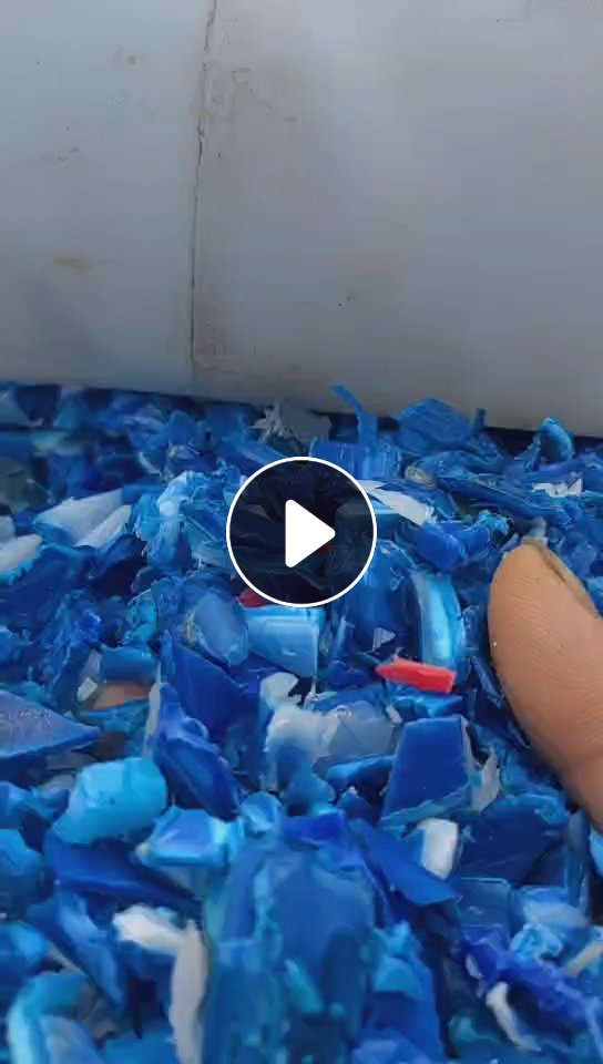 出售大蓝桶破碎料，无味清洗干净，现货十吨