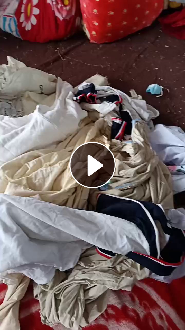 长期出售旧衣服分拣货，白料，白开花料，月供4.2米2车，货在河南新乡