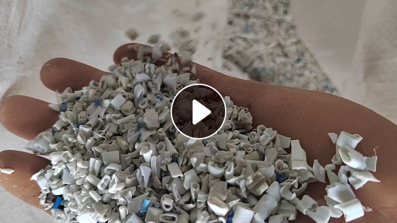 出售软质PVC破碎料，电缆厂下脚料比重1.5以内