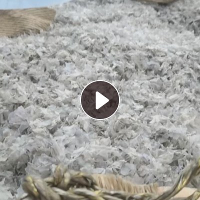 出售PET/PVC混合吸塑片磨粉废料，现货100吨左右