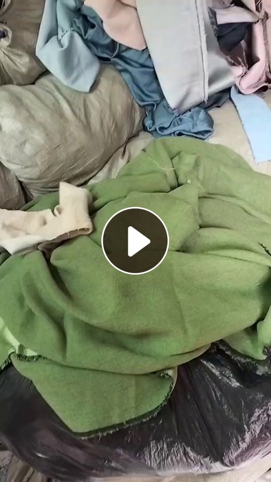 长期出售涤纶废布，窗帘废布，绒布边角料，现货十吨左右