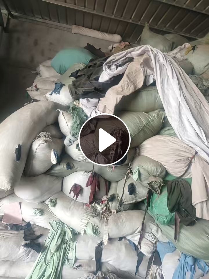 长期出售涤纶废布，氨纶废布，造粒布统货走，现货30吨