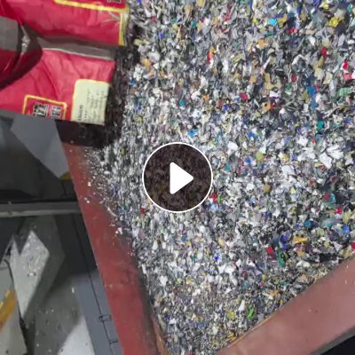 长期出售纯机油壶破碎料，全漂的，现货10多吨