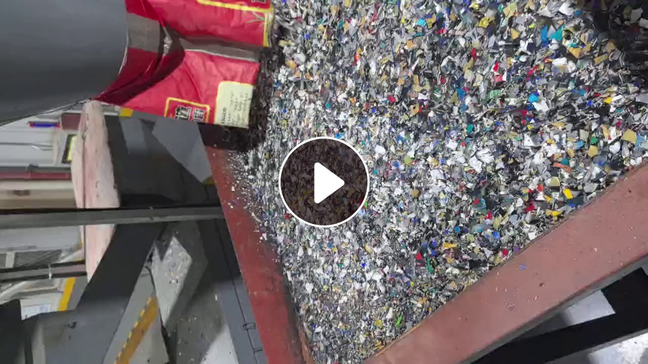 长期出售纯机油壶破碎料，全漂的，现货10多吨