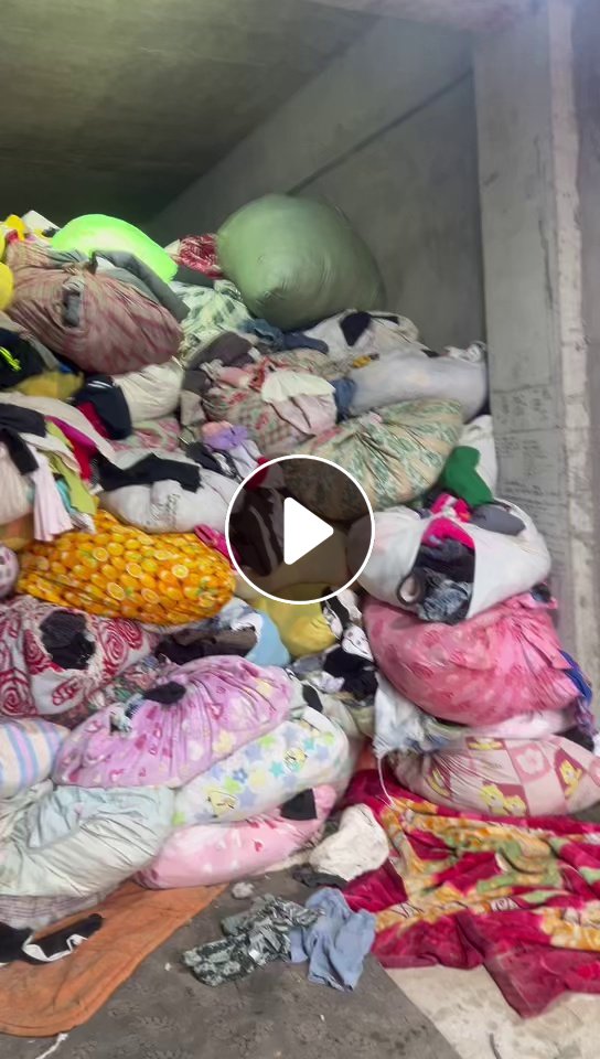 长期出售旧衣服统货，小区统货，月供40吨左右，货在河南安阳