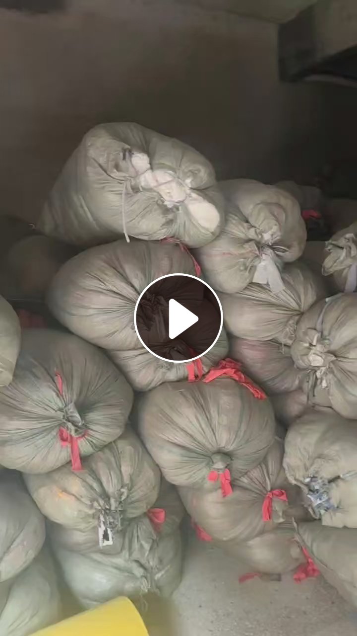 长期出售涤纶废布，涤纶边角料，浅三色涤纶涤纶废布，现货二三十吨