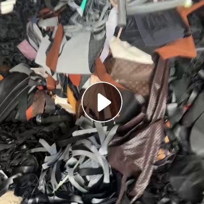 长期出售箱包厂下来的pvc皮革边角料，pvc皮革，分黑色，浅色，月供三百吨