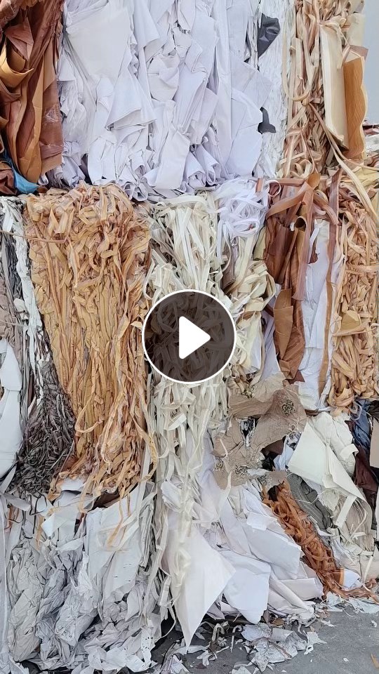 长期出售pvc墙纸毛料，覆膜，中性软质的，现货9.6一车，月供100吨左右