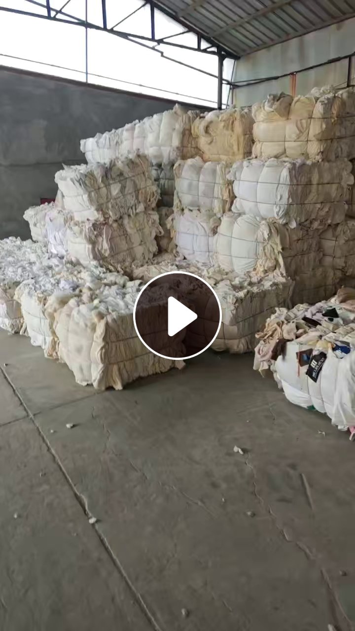 长期出售旧衣服大白，白开花料，现货有10吨，货在河北石家庄