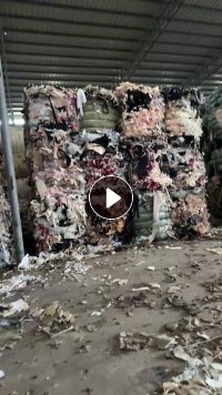 长期出售制衣厂下来的废布下脚料，黑料，燃烧料，月供几千吨，货在广东汕尾