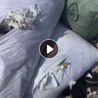 长期出售花色的羊毛衫下脚料，羊毛衫边角料，可开花做无纺布用，月供200吨