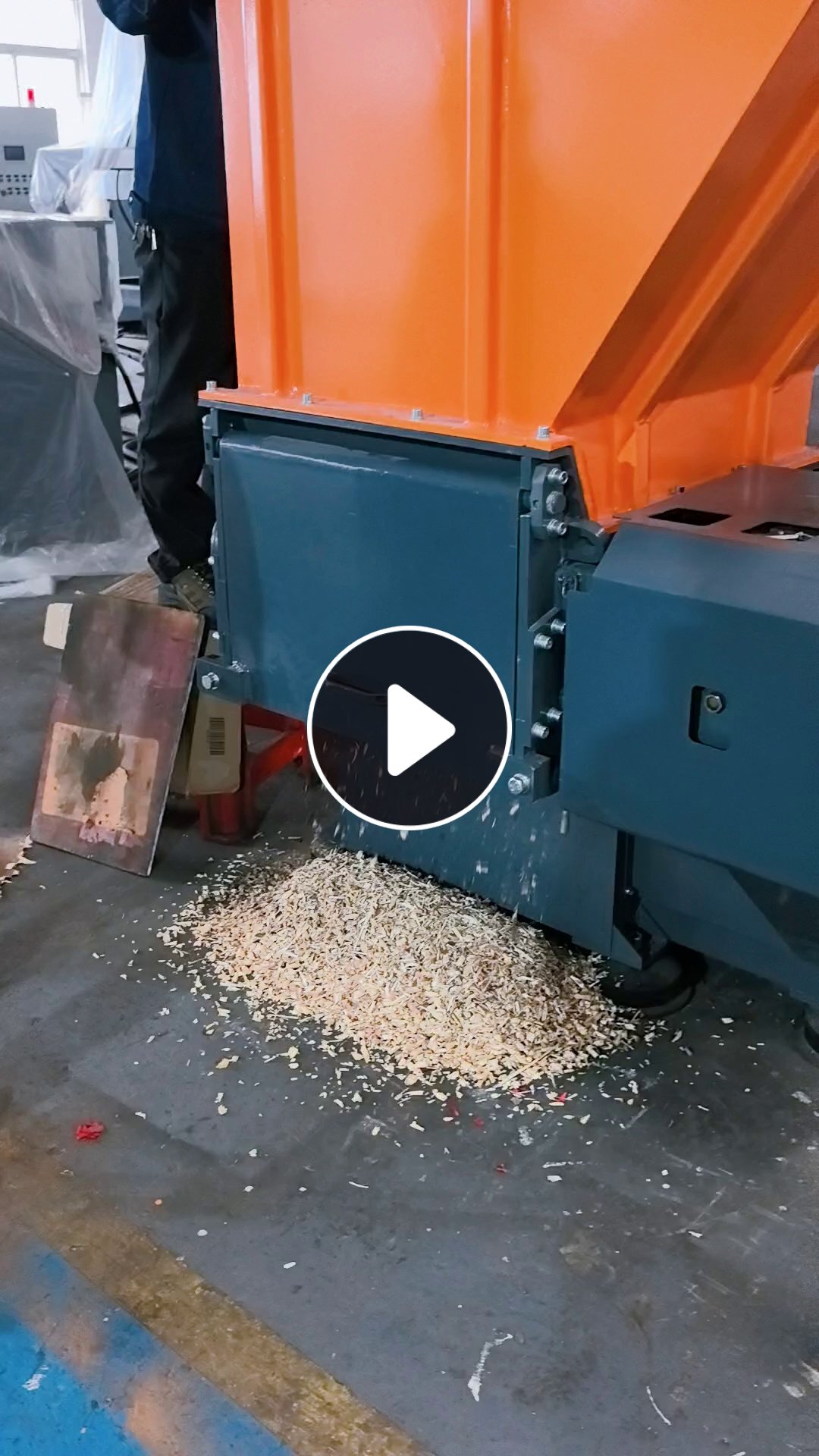 出售全新破碎设备，破碎机，单轴