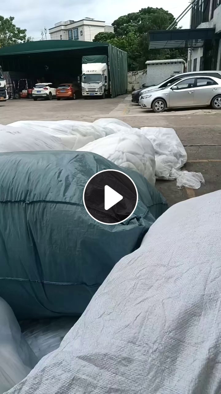 长期出售干净丝棉边角料，丝棉，一天就有一吨，货在广东佛山