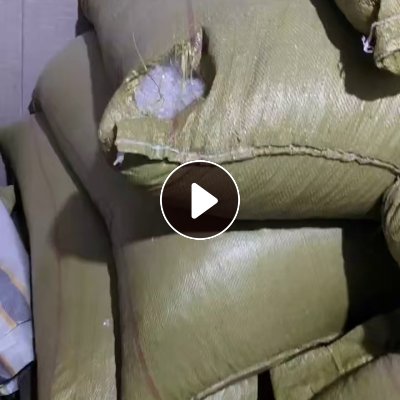 出售透明PET破碎料，食品厂下来的，现货4米2一车