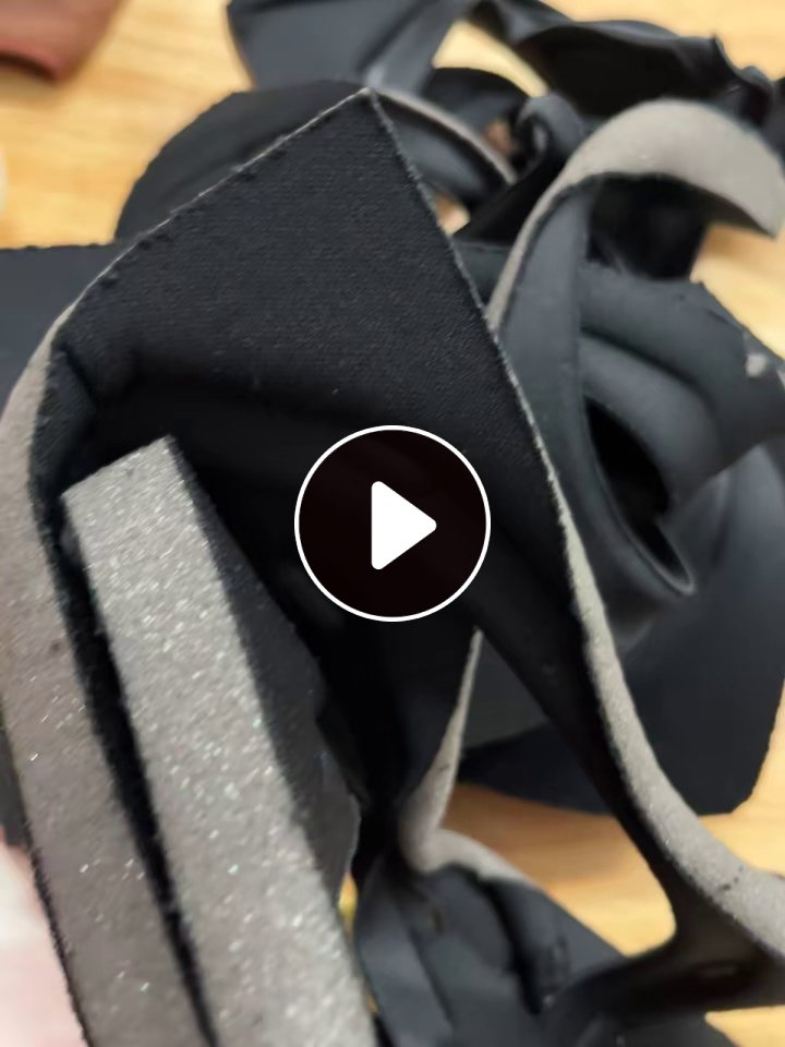 长期出售内衣厂下来的黑料燃烧料，现货20吨，货在广东汕头