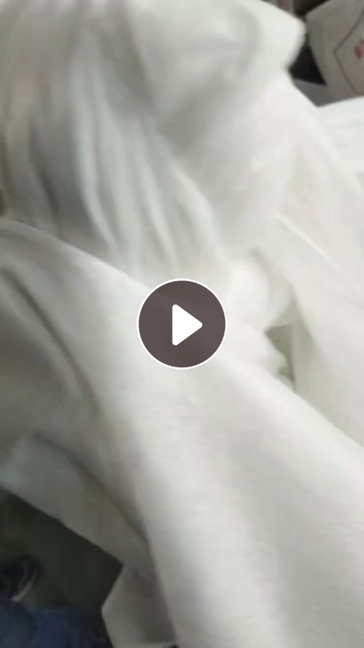 长期出售纯棉无纺布边角，涤纶无纺布边角料带点胶，纯棉落棉，总共有10吨左右，货在山东临沂