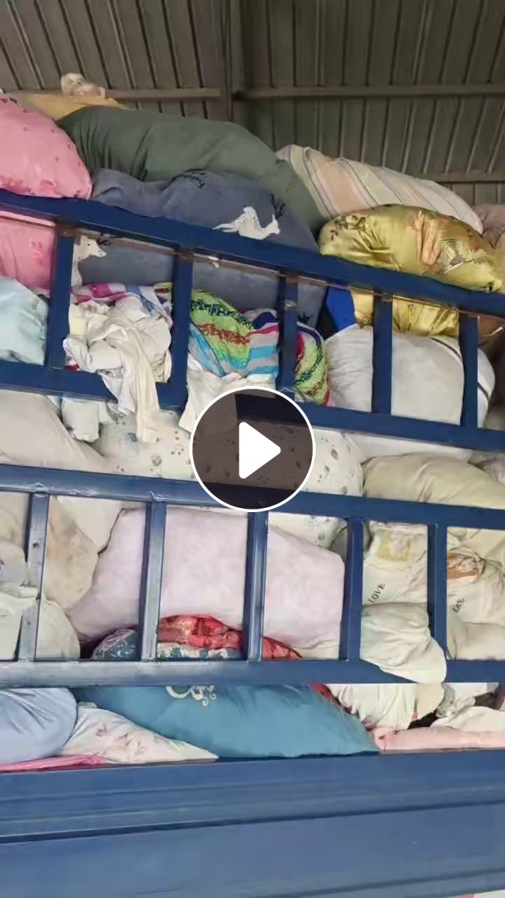 旧衣服分拣厂长期出售旧衣服分拣货，冬装，夏装，白料等，厂在安徽淮北