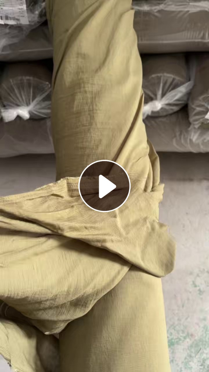 长期出售雪纺纯色库存布，印花库存布，门幅145克重45，统货出，一匹150米左右。