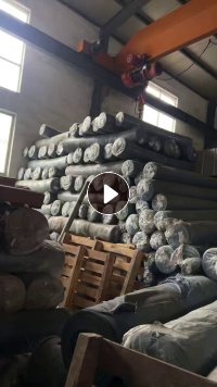 长期出售全棉，涤棉，涤粘，化纤材质牛仔库存布，黑蓝两色，门幅1.5到1.8，克重都不一样。