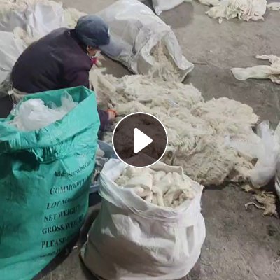 长期大量出售纺纱厂边角料，布边纱，有纯棉的，涤棉的，纯涤纶的，现货有几百吨，货在安徽安庆