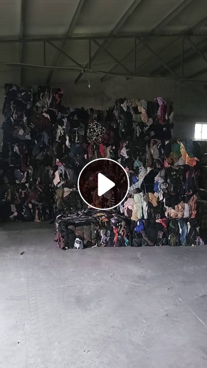 长期大量出售旧衣服黑料，垃圾鞋包，下脚料，燃烧料，月供1000多吨，厂在浙江宁波