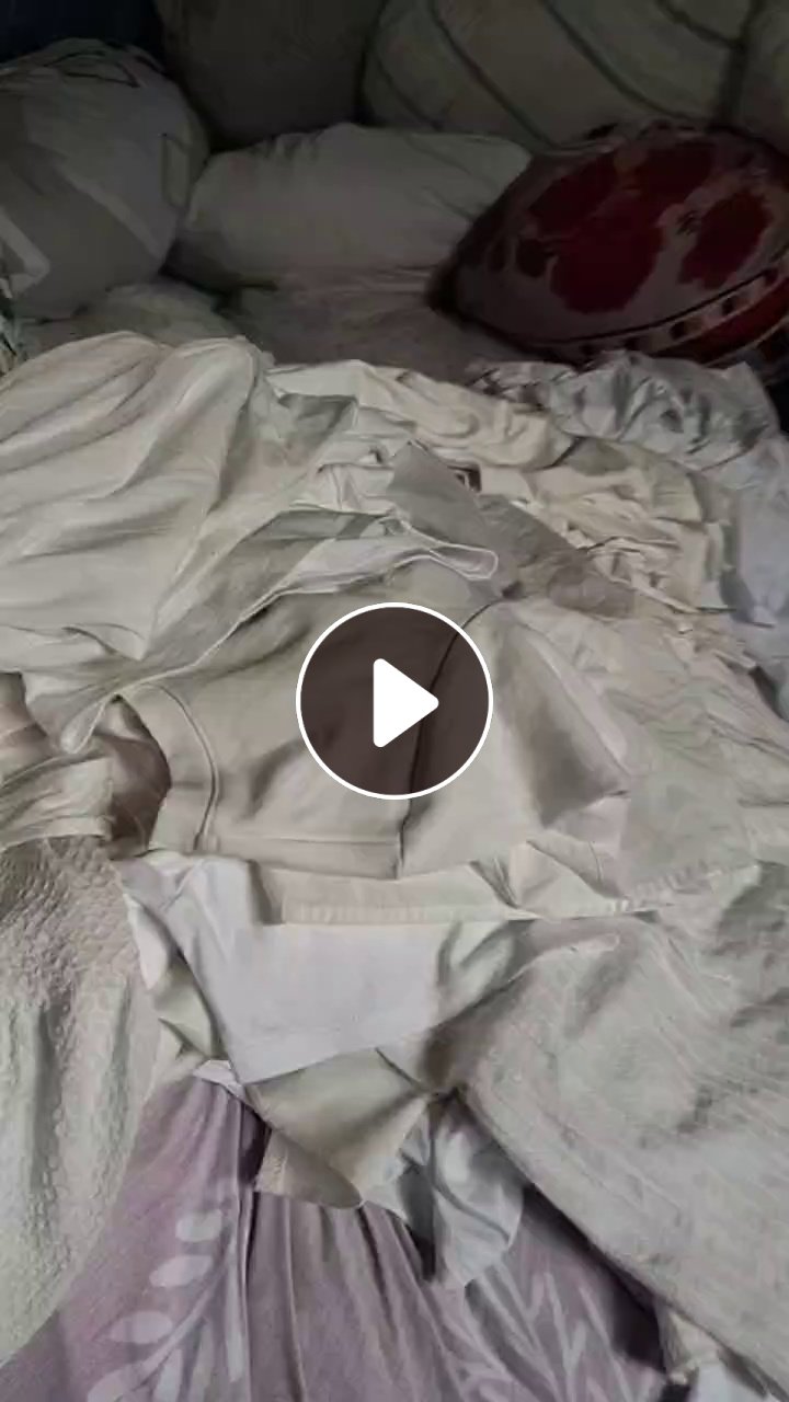 长期出售旧衣服大白，旧衣服黑料，大白现货20吨，黑料现货6.8米一车