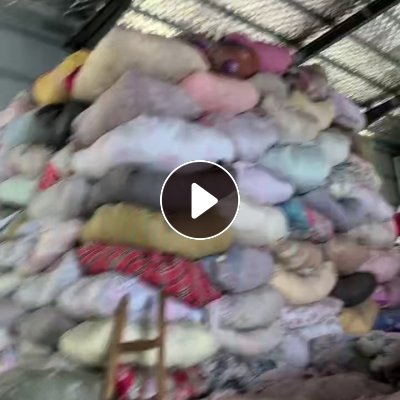 长期出售旧衣服黑料，黑料，燃烧料，里边有混鞋子，货在湖北孝感。