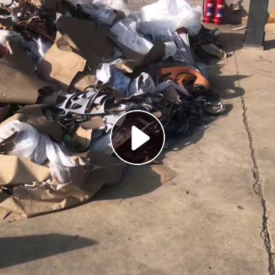 出售PVC汽车革边角料，有带海绵的，月供100吨