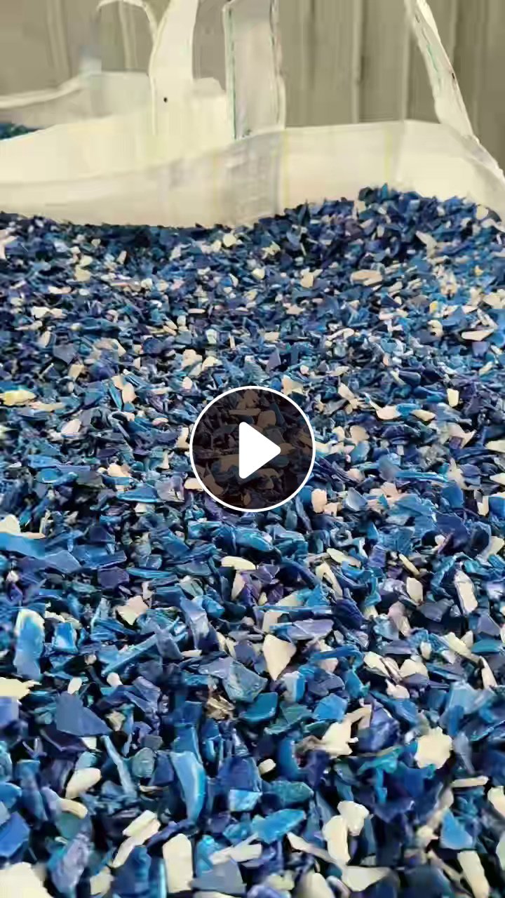 售大蓝桶破碎料，刚好一车