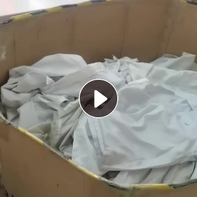 长期出售废旧的涤纶防静电服，含点防静电丝，现货二十吨左右