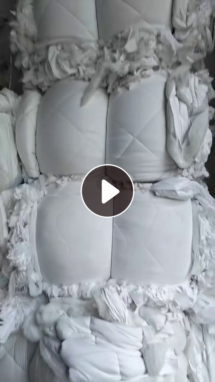 长期出售床垫厂下来的白色丝棉下脚料，绗棉边角料，有覆膜的和不覆膜的，有分开，月供25吨左右