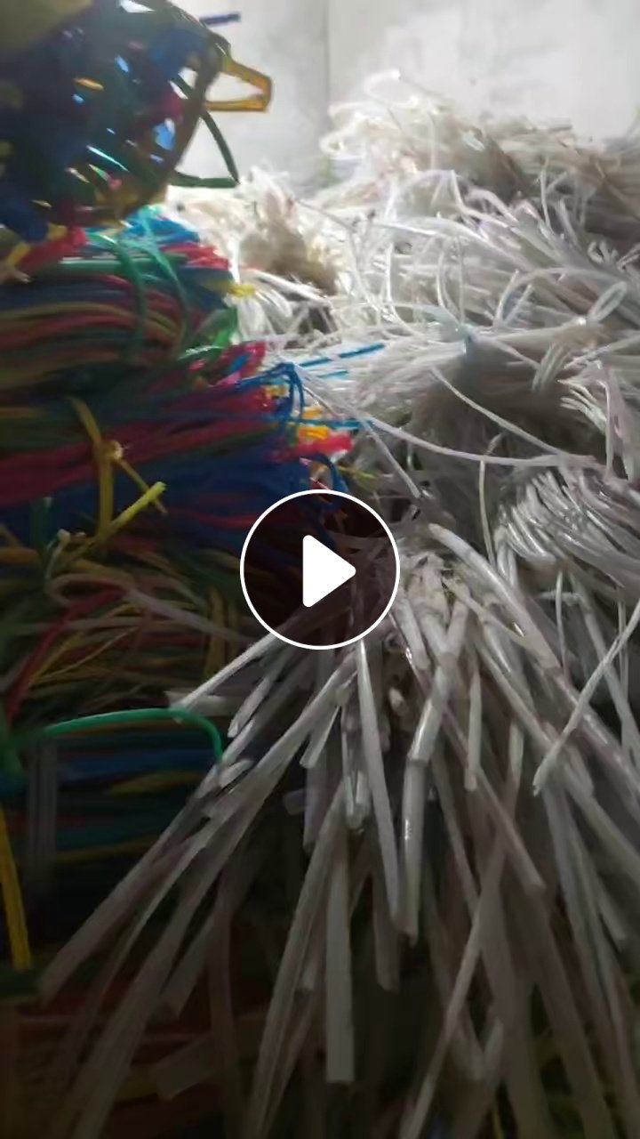 出售PVC电线皮，回收别的厂里的货，现货20多吨