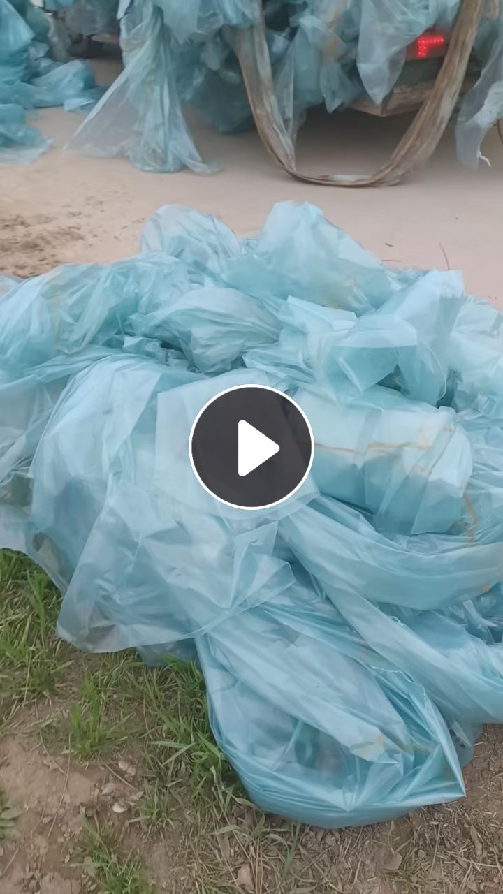 出售废旧大棚膜，现货四五十吨，都是胡萝卜膜