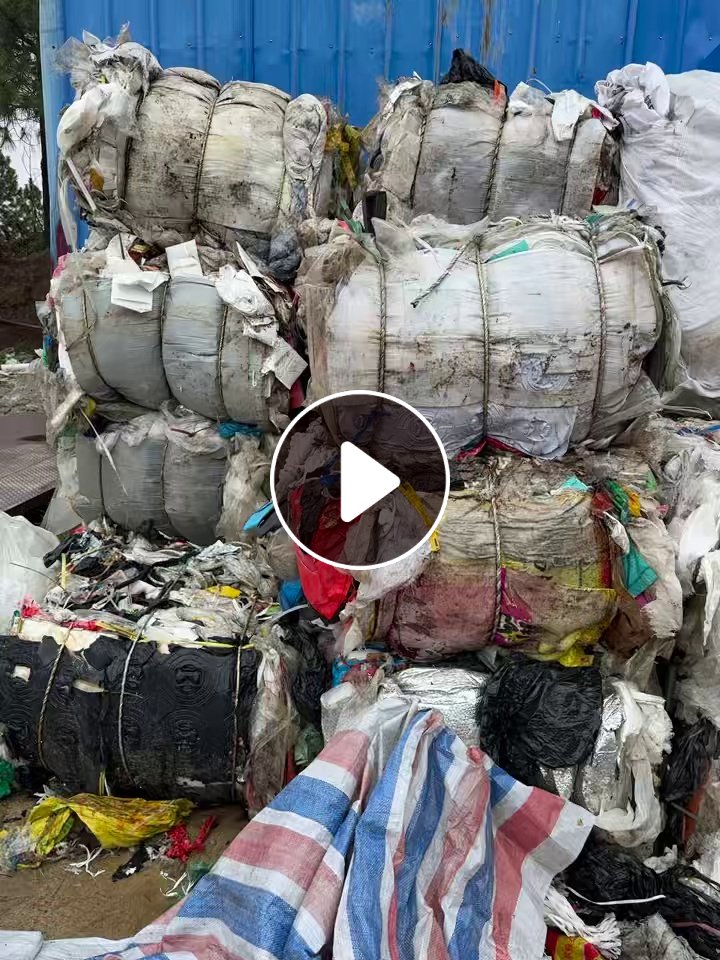 出售杂料，主要是PE膜，编织袋废料；现货27吨左右