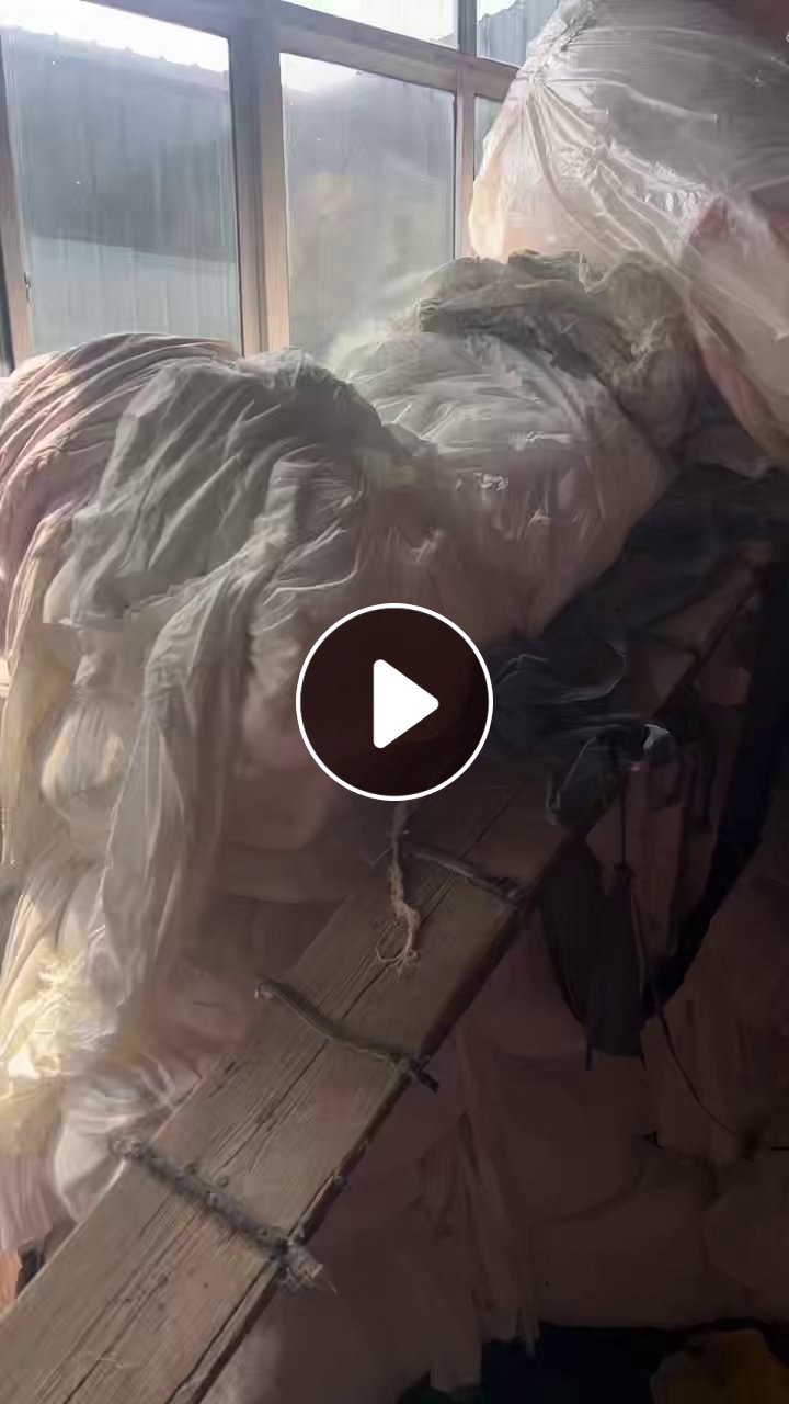 长期出售白色涤纶废布，涤纶边角料，现货50吨
