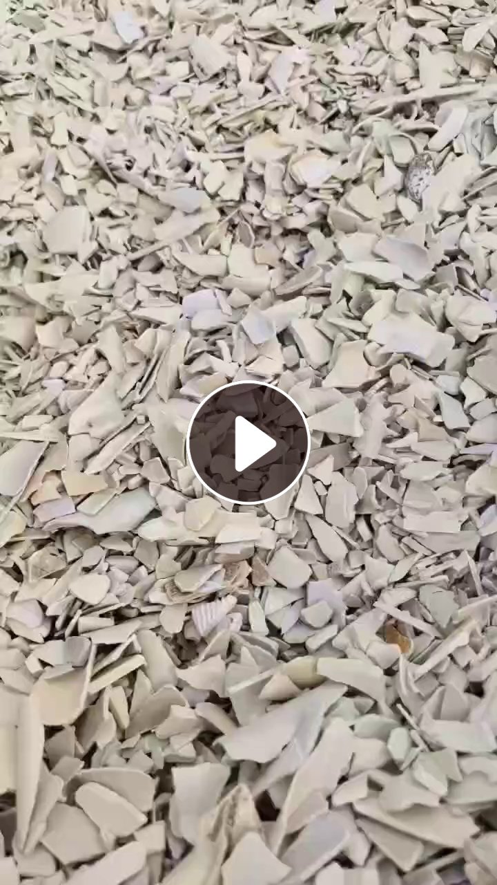 出售硬质PVC管破碎料，5/5通管，现货一挂