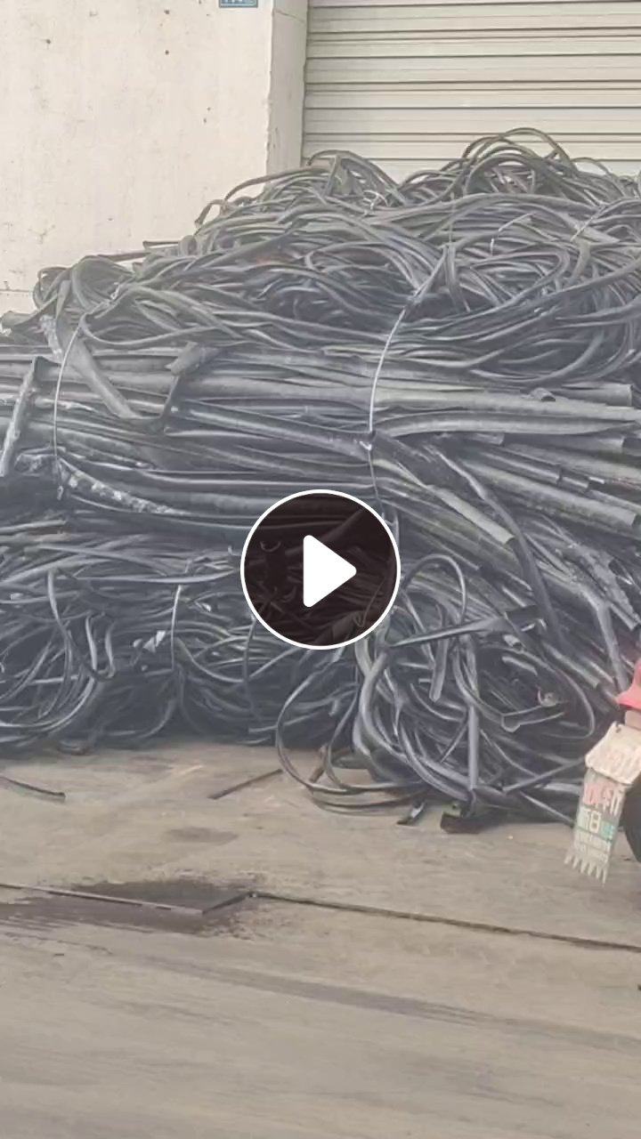 出售PVC电缆皮毛料，都是大黑皮比较多，月供10吨左右