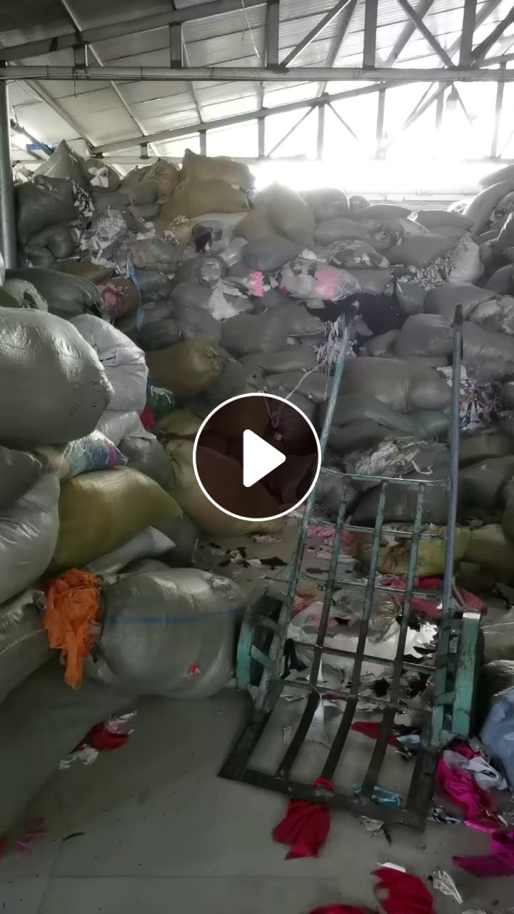 长期出售杂色泳装下脚料，锦纶废布，涤纶废布，白色涤纶开花料，氨纶含量10，现货几千吨